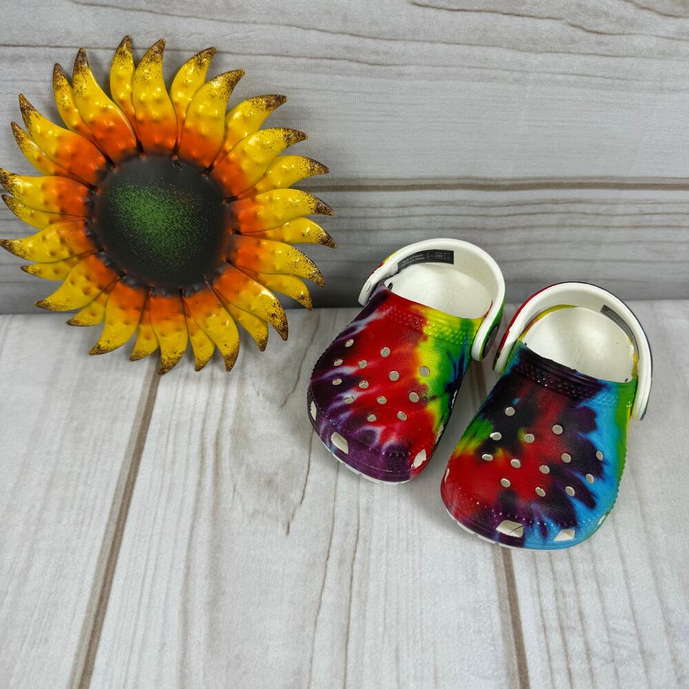 crocs tie dye toddler sandals 4C